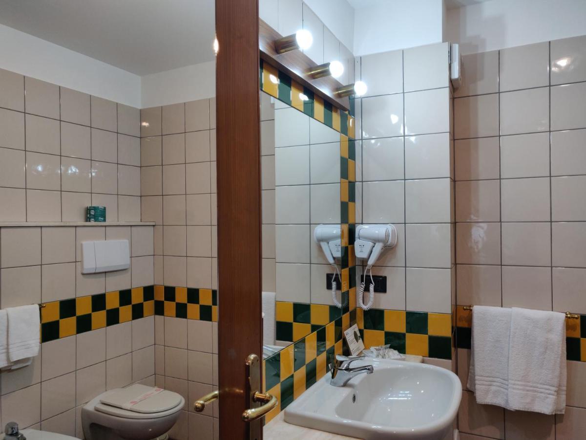 Hotel Capracotta Bagian luar foto